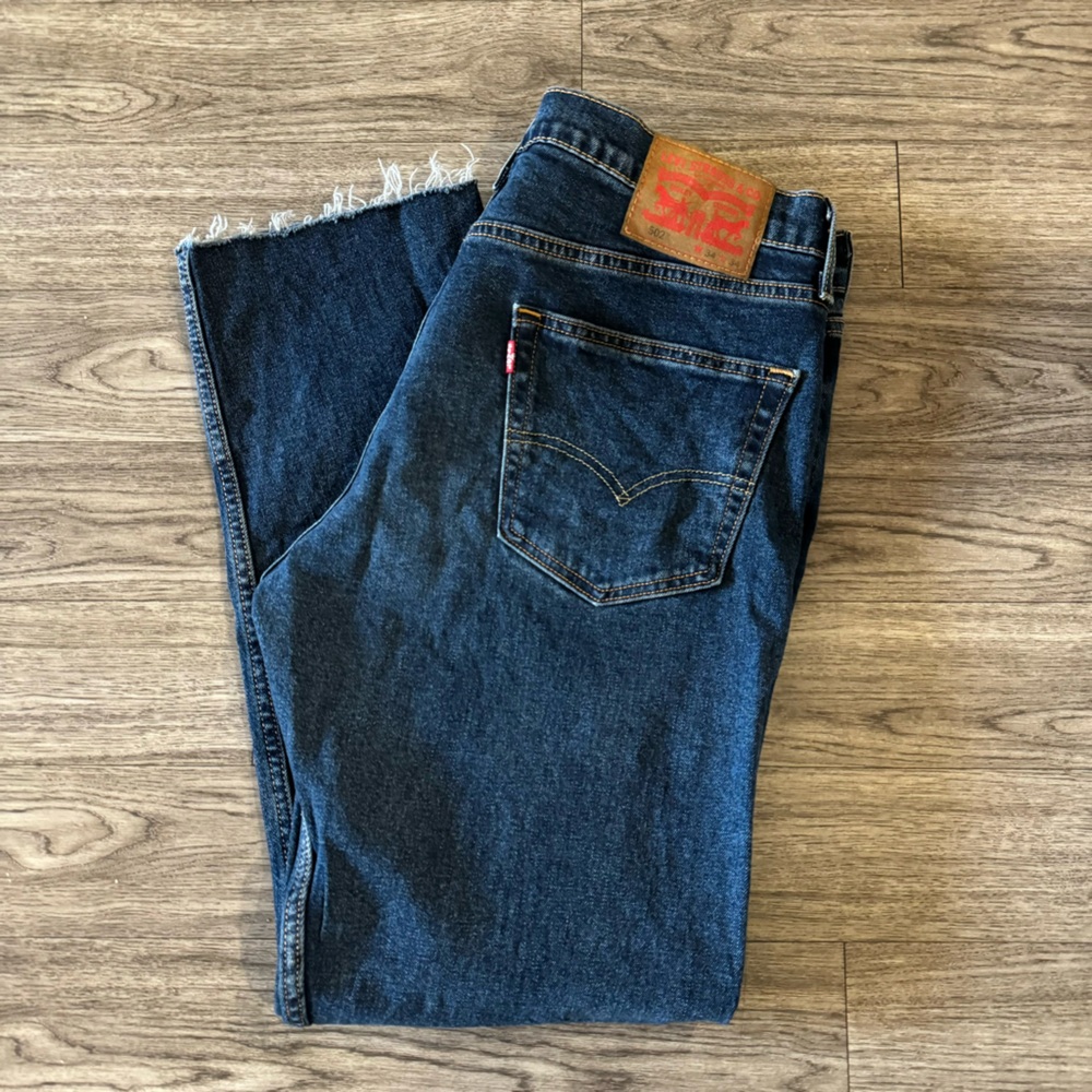 Levi’s 502 taper fit men’s jeans in dark wash - size 34x34